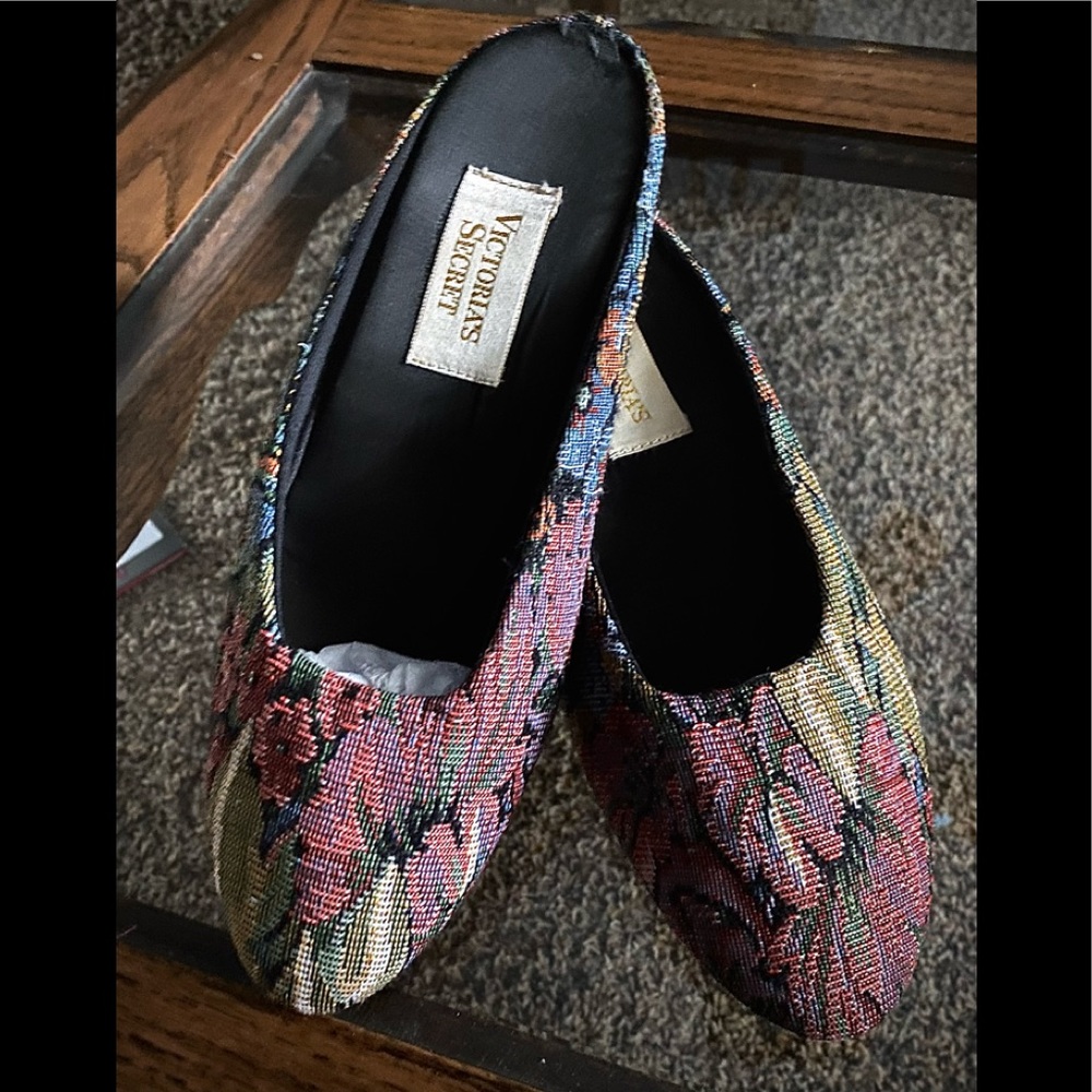 VICTORIA’S  SECRET -  Ladies Intimate bedroom slipper mules indoor/outdoor Sz 7